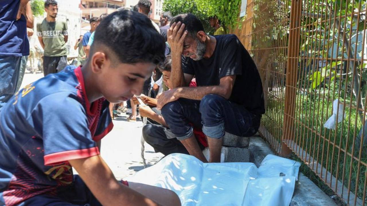 Diálogo sobre tregua en Gaza se estanca en retiro de tropas, ataque israelí deja 17 muertos