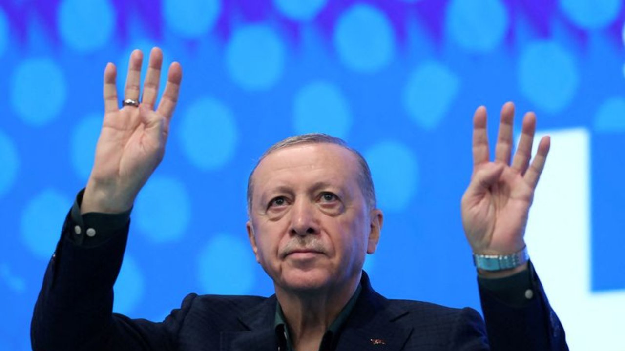 El desarme del PKK abre una nueva página para Turquía, según Erdogan