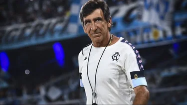 Racing va por otro refuerzo: la oferta que realizó por un defensor que pidió Costas