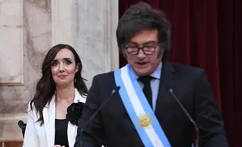 Milei se lleva a Rosario a un Adorni acorralado y se cruzará con Villarruel | Día de la bandera