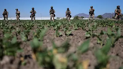 El Gobierno de Trump defiende sus tácticas migratorias tras muerte de trabajador en California El Gobierno de Trump defiende sus tácticas migratorias tras muerte de trabajador en California