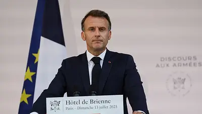 El presidente francés Macron anuncia un plan para acelerar el gasto militar El presidente francés Macron anuncia un plan para acelerar el gasto militar