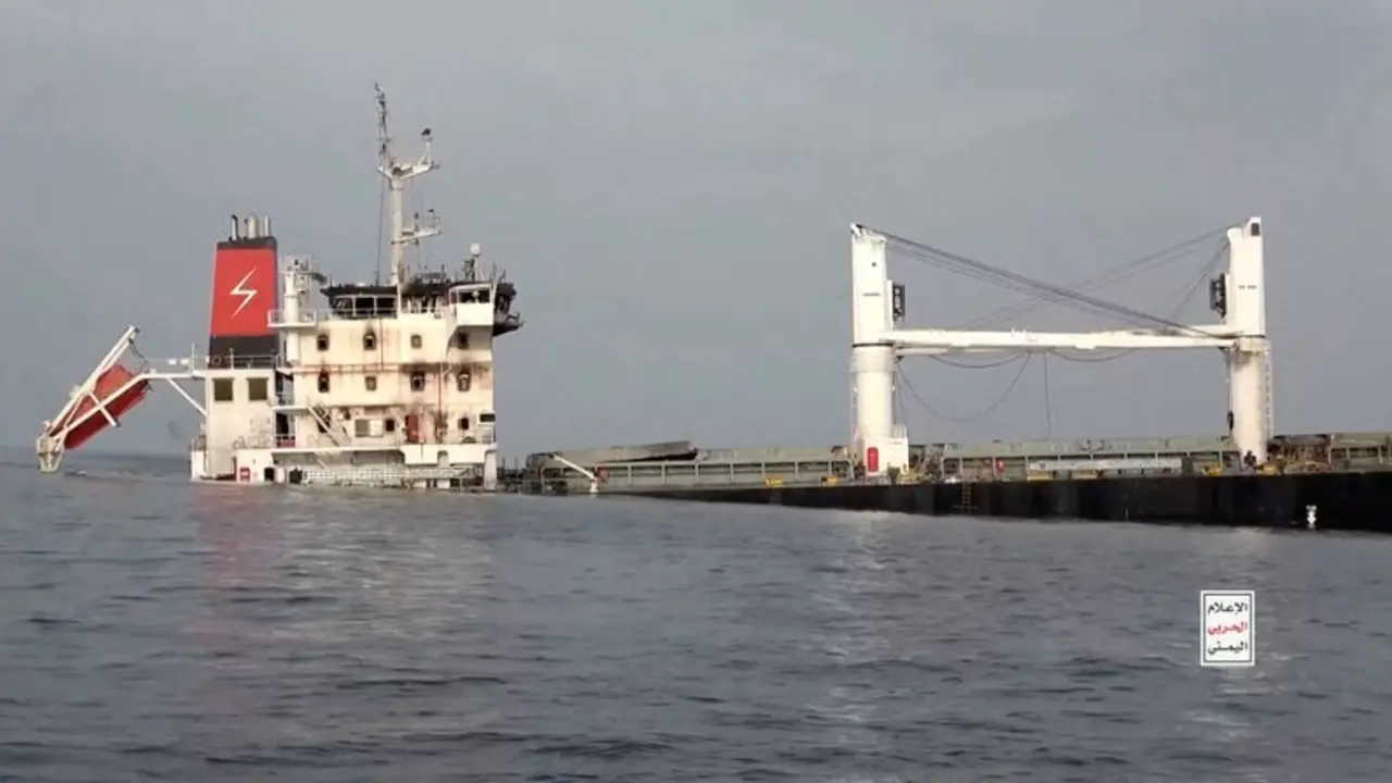 Trasladan a Arabia Saudí a la tripulación rescatada del barco griego hundido por los hutíes