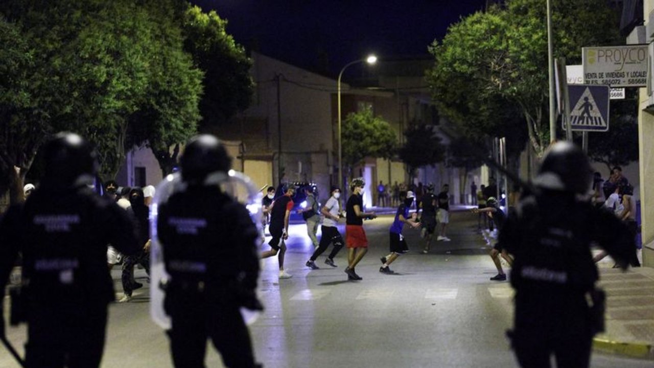 Un ataque a manos de migrantes desató una ola de violencia racista en España