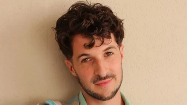 Mariano Magnífico: tuvo su primer contrato gracias a Lali, fue doble de Pachano y se hizo famoso por enseñarle a los argentinos a hablar bien
