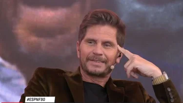En el programa del Pollo Vignolo en ESPN fulminaron a Costas, DT de Racing: "Papelón"