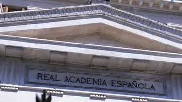 "Buen día" o "Buenos días": ¿Cuál es la forma correcta según la RAE?
