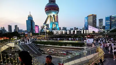 China se ralentiza al frenarse el consumo con el riesgo de los aranceles en el horizonte China se ralentiza al frenarse el consumo con el riesgo de los aranceles en el horizonte