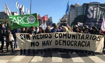 Medios comunitarios se movilizan contra el desfinanciamiento de Milei | Medios de comunicación