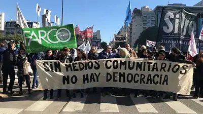Medios comunitarios se movilizan contra el desfinanciamiento de Milei Medios comunitarios se movilizan contra el desfinanciamiento de Milei
