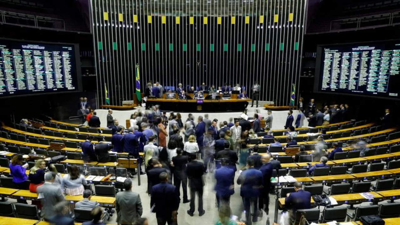 La Cámara baja de Brasil respalda nuevas normas sobre pagos de deuda ordenados por la Justicia