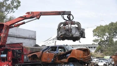 Alak lanzó el plan de compactación de vehículos más grande de la historia de La Plata