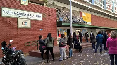 La Boca: la madre y abuela de un alumno le clavaron una birome al director de una escuela La Boca: la madre y abuela de un alumno le clavaron una birome al director de una escuela