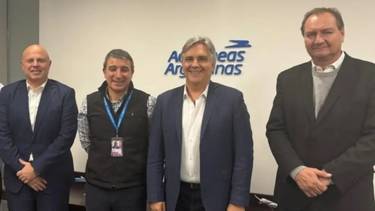 Llaryora se reunió con el presidente de Aerolíneas para impulsar el aeropuerto de Córdoba como centro logístico 