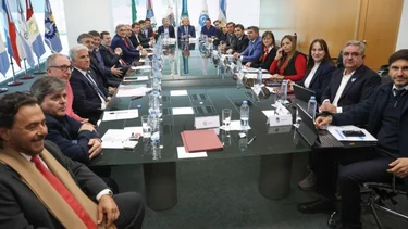 Los gobernadores mantienen la tensión con la Rosada y se quejan del estado de las rutas