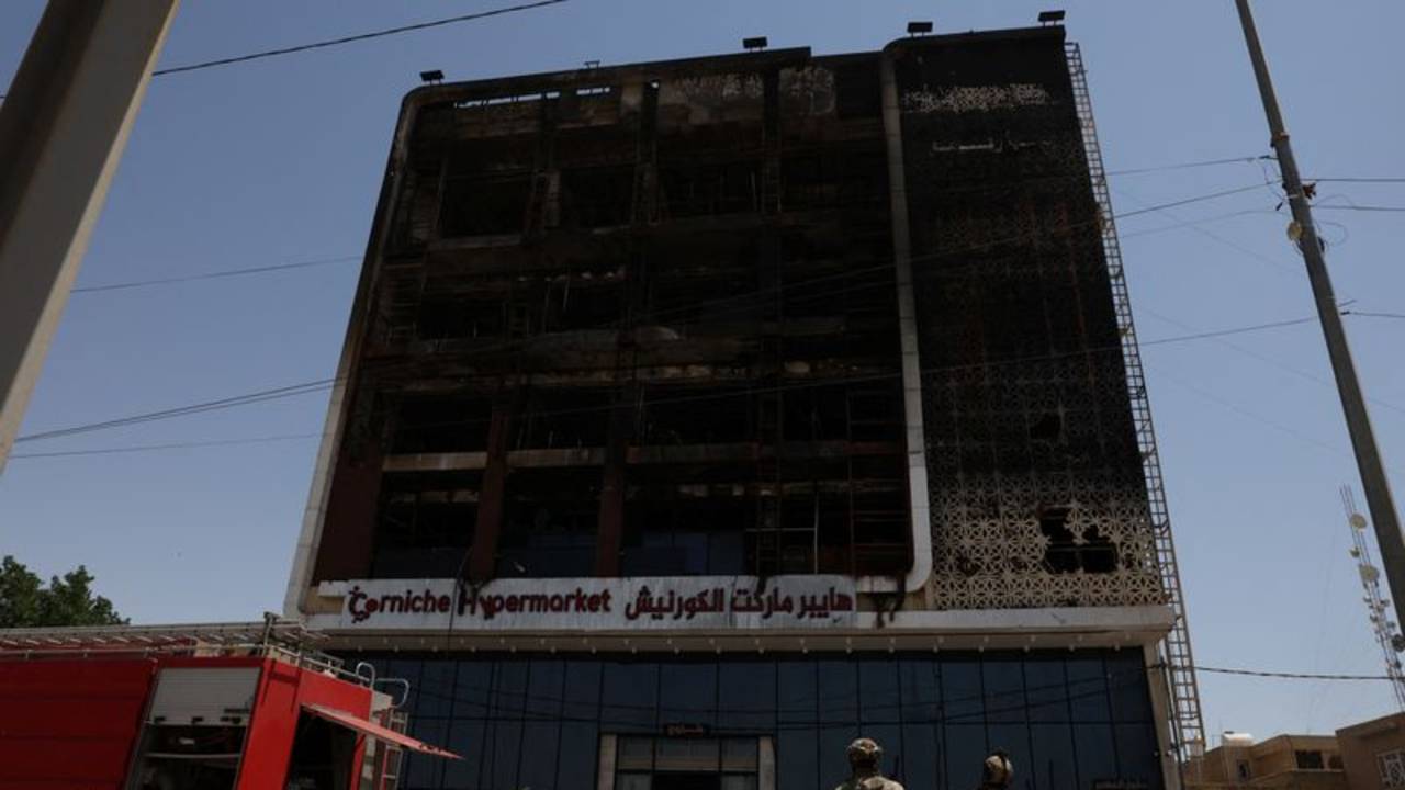 Un incendio en un centro comercial de Irak causa al menos 60 muertos, según las autoridades