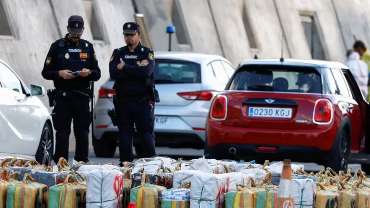Grecia detiene a tres personas por un barco cargado de cocaína incautado por España en 2023