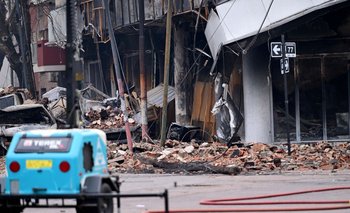 Incendio: confirman riesgo de derrumbe y no descartan personas atrapadas | La plata