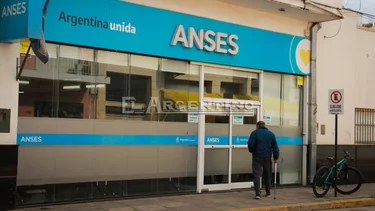 ¿Cuánto aumenta la AUH en agosto? Todo lo que necesitás saber