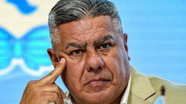 Es oficial: Chiqui Tapia confirmó que vuelven los hinchas visitantes al fútbol argentino
