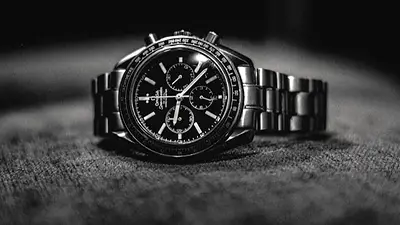 Reloj Festina auténtico sobre fondo oscuro Reloj Festina auténtico sobre fondo oscuro