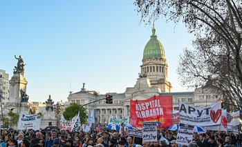 Milei ataca al Garrahan y una multitud le contestó: "Es una causa nacional" | Hospital garrahan