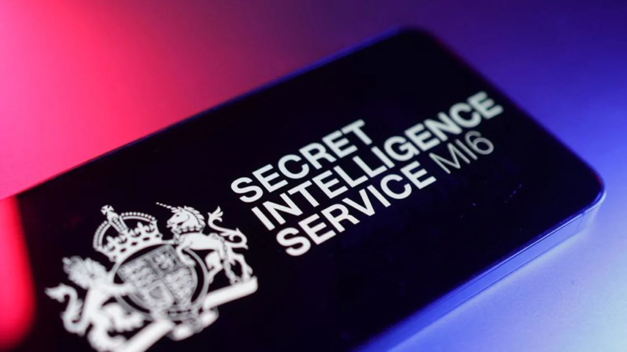 Reino Unido descubre "herramienta de espionaje" rusa y sanciona a oficiales del GRU por ciberataques