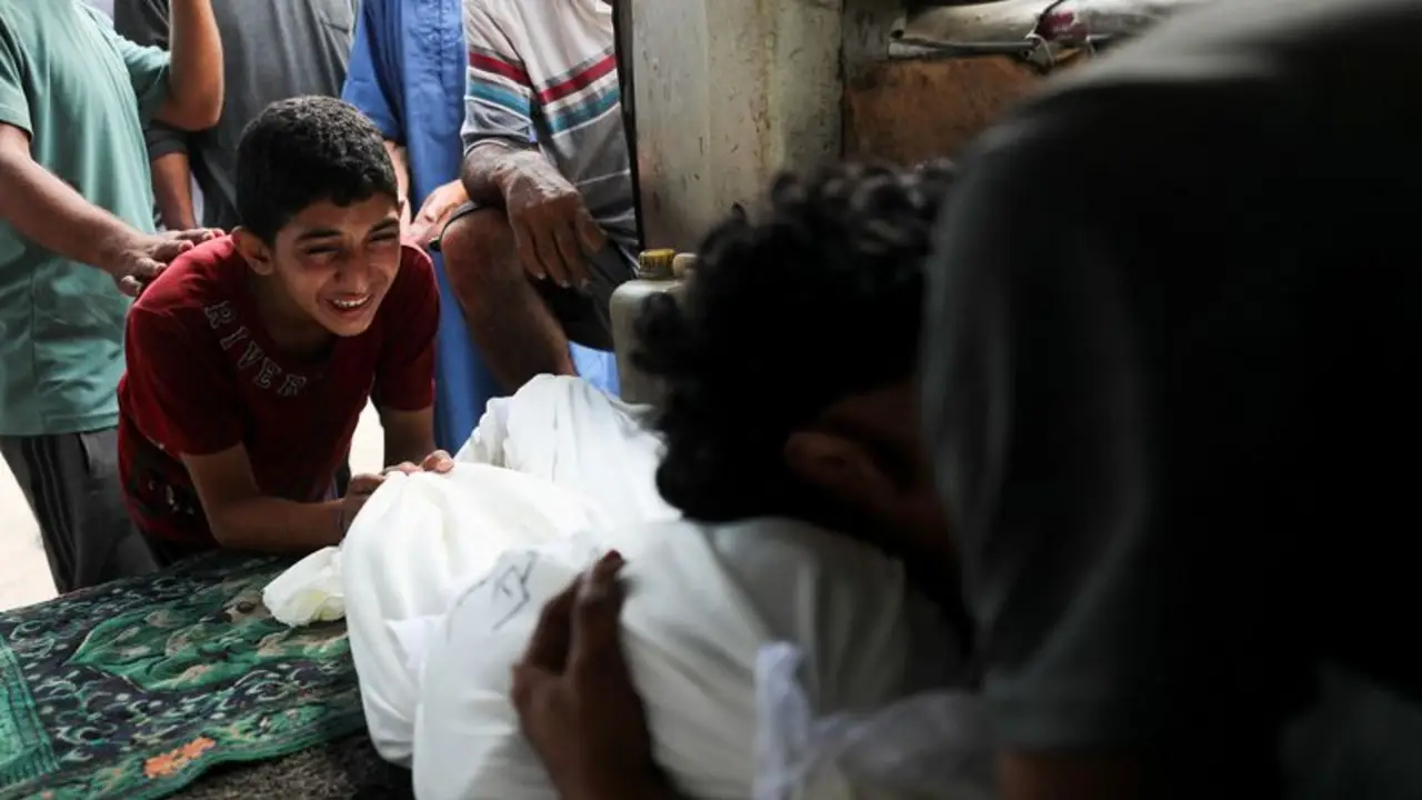 Al menos 32 muertos por fuego israelí cuando buscaban ayuda en Gaza: hospital