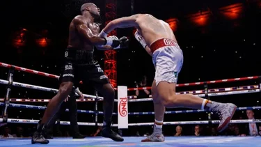 Boxeo: el escalofriante KO de Usyk a Dubois en Inglaterra que recorre el mundo