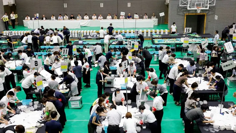 Primer ministro japonés lamenta "duro" resultado electoral y pierde el control de la Cámara Alta
