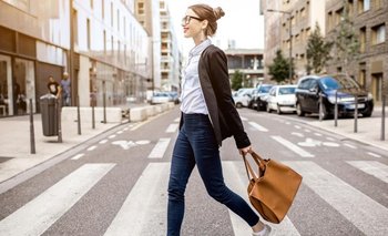 Un clásico de los 2000: la prenda de oficina que vuelve a usarse por su elegancia | Moda