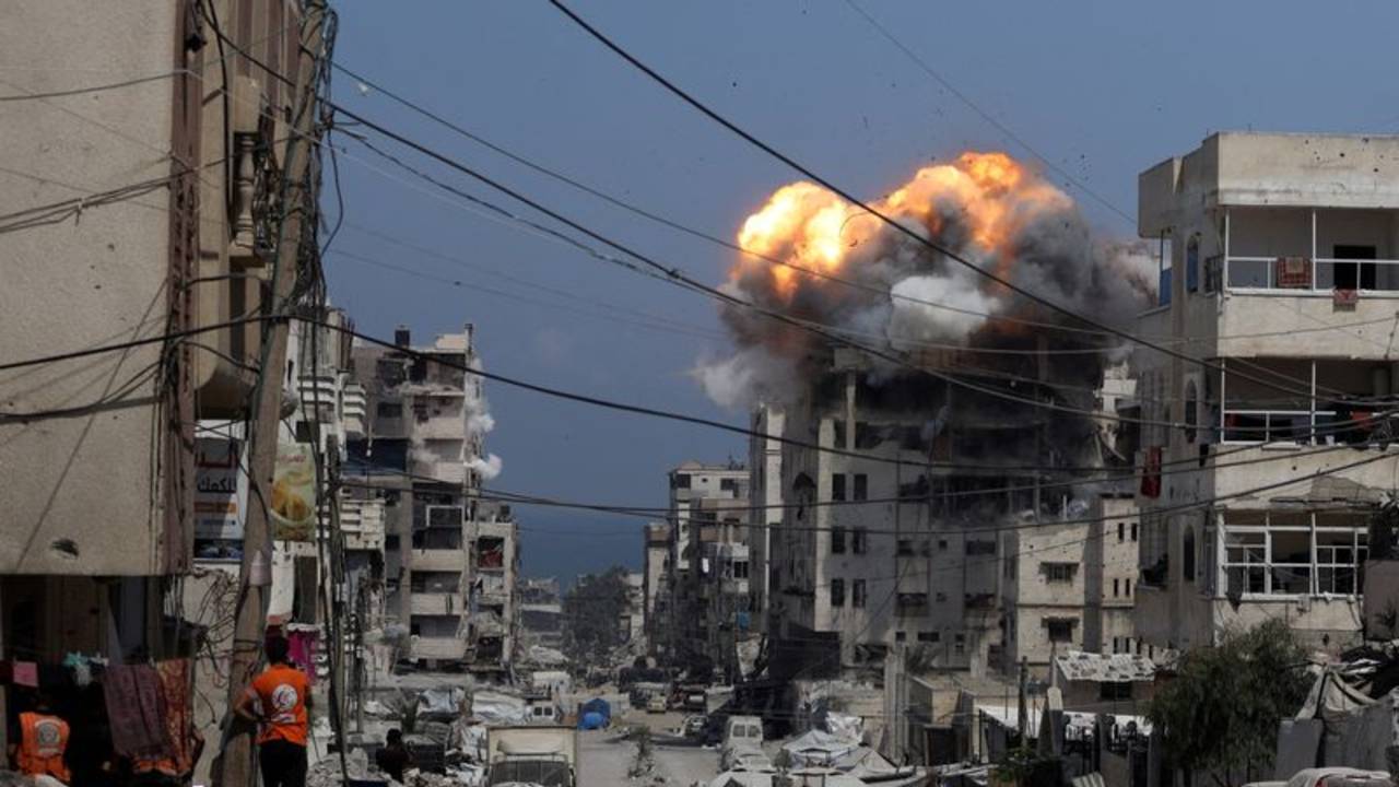 Israel envía tanques a Deir al-Balah y suscita preocupación entre las familias de los rehenes