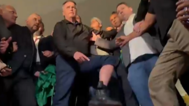 Bolsonaro desafió a la justicia brasileña e hizo un show frente a prensa 