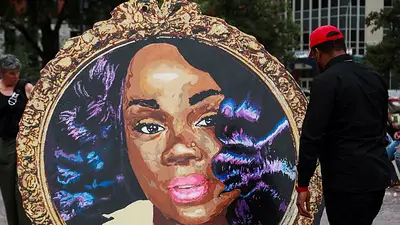 Jueza EEUU condena a 33 meses de cárcel a ex policía por violar derechos civiles de Breonna Taylor Jueza EEUU condena a 33 meses de cárcel a ex policía por violar derechos civiles de Breonna Taylor