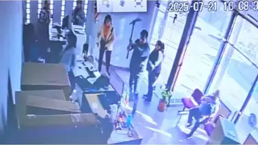 Ataque de furia en Santa Fe: destrozó una oficina de la EPE y terminó detenido