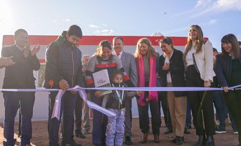 Quintela encabezó una nueva entrega de viviendas equipadas en Patquía | Viviendas