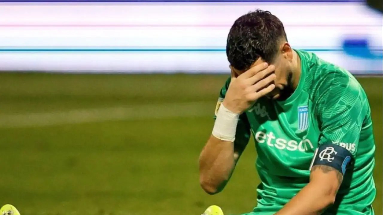 Gabriel Arias se lesionó en Racing y está en riesgo su presencia en la Copa Libertadores.