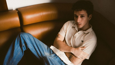Pop, R&B e introspección: así suena “Necesario”, lo nuevo de Félix Vestre