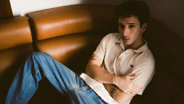 Pop, R&B e introspección: así suena “Necesario”, lo nuevo de Félix Vestre