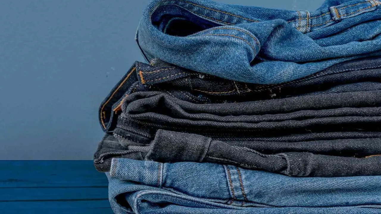 Cuál es la otra forma de decirle a los jeans que no sea vaqueros. Manera de decirle a los jeans. Qué significa bluyín.