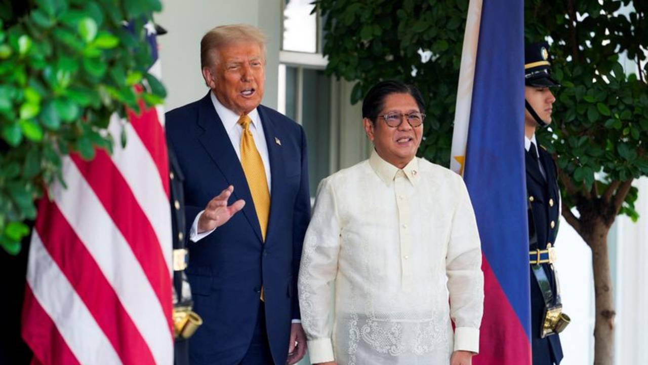 Trump dice que EEUU cobrará un arancel del 19% a los productos procedentes de Filipinas
