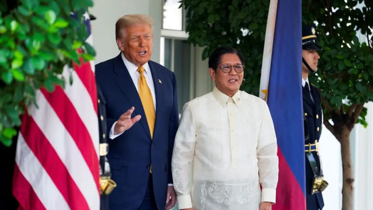 Trump dice que EEUU cobrará un arancel del 19% a los productos procedentes de Filipinas