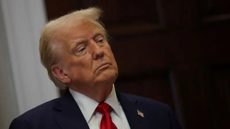 Trump definirá las prioridades de la IA en la batalla tecnológica con China
