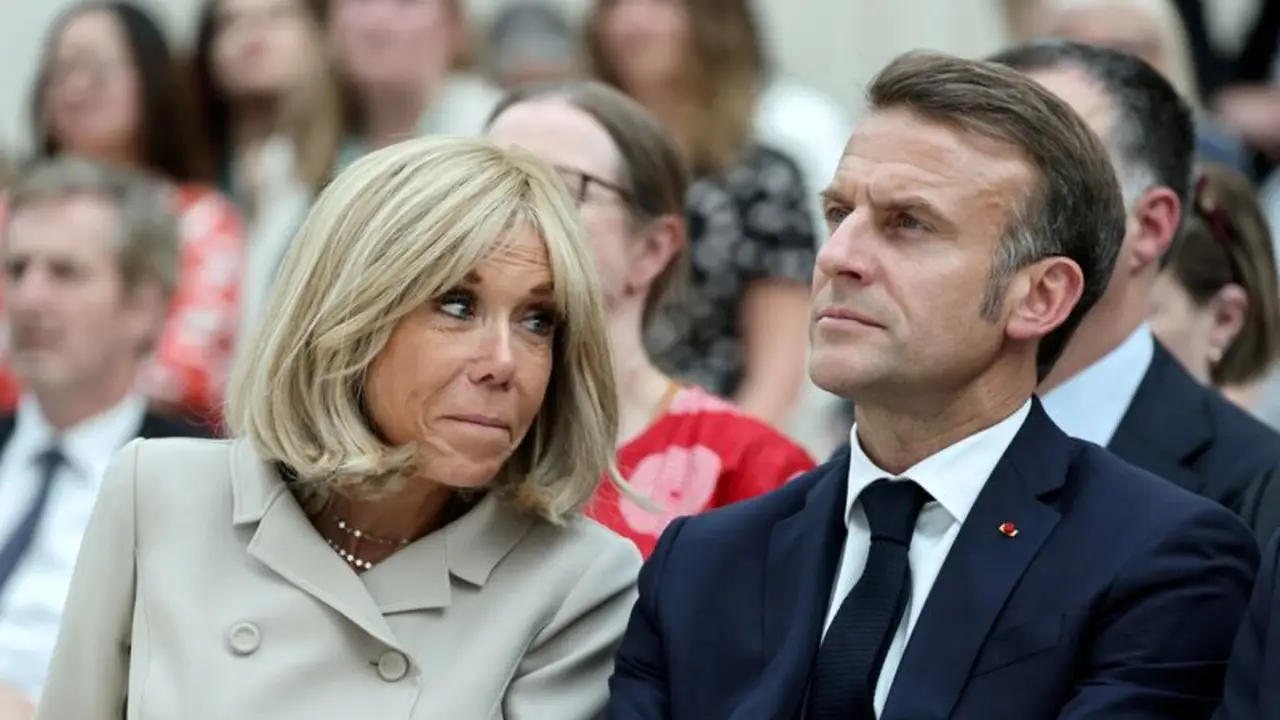 Presidente francés Macron demanda a una influencer de EEUU por decir que su esposa nació hombre