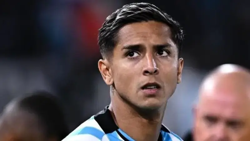 Racing Club, Agustín Almendra, Vélez Sarsfield, Guillermo Barros Schelotto, mercado de pases