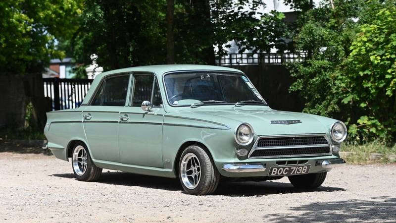 Ford Cortina