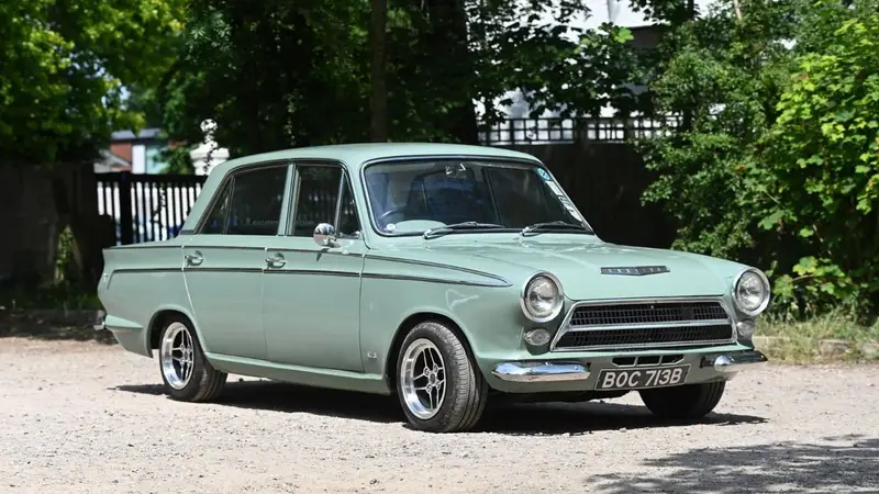 Ford Cortina