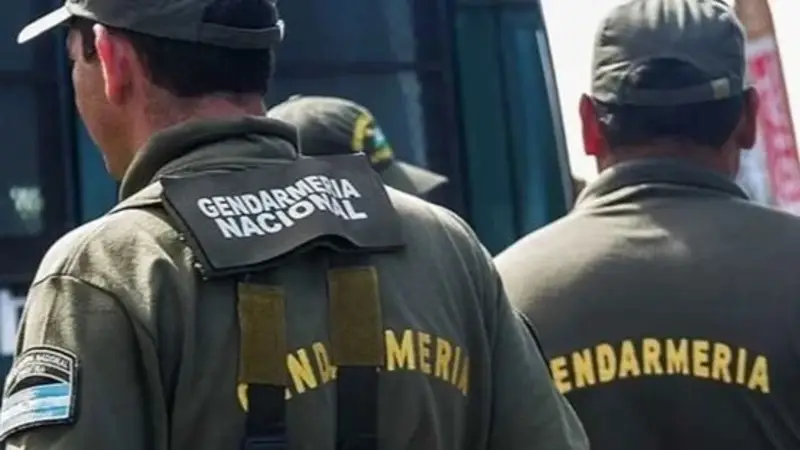 Detuvieron a cuatro gendarmes por robar un millón de pesos en un control vehicular en Rosario