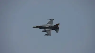 Tailandia envía un caza F-16 contra el ejército camboyano en una escalada del conflicto fronterizo Tailandia envía un caza F-16 contra el ejército camboyano en una escalada del conflicto fronterizo