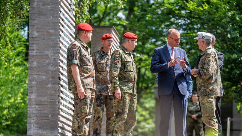 Rusia considera preocupante la "militarización" alemana de Merz